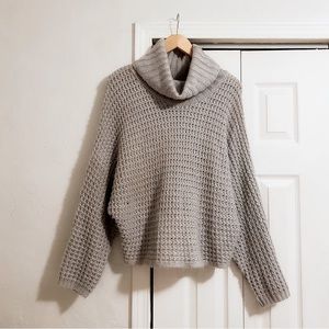 Express women’s gray oversized chunky knit cowl turtle neck sweater